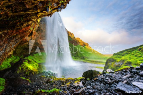 Picture of Seljalandfoss