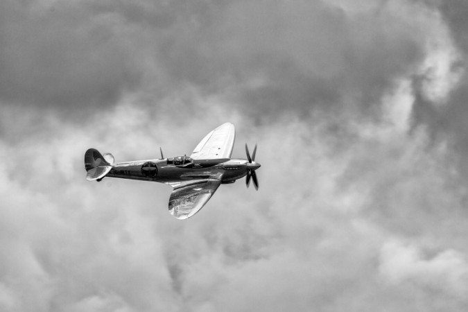 The Silver Spitfire photowallpaper Scandiwall