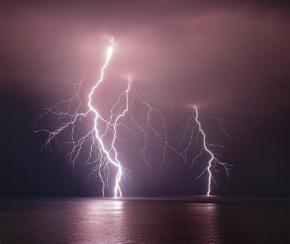 Bild på Thunderbolt over the sea