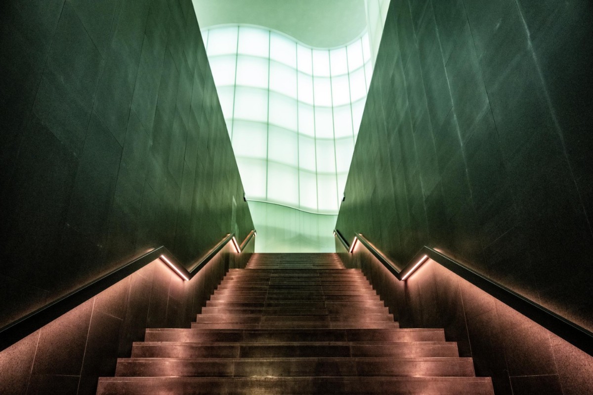 Image de Atrium stairs