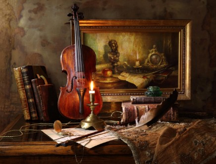 Afbeeldingen van Still life with violin and painting