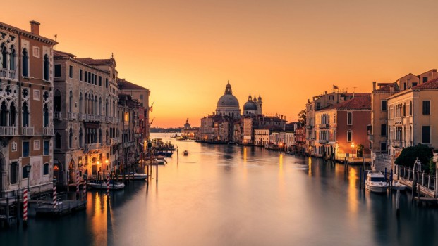 Bild på Dawn on Venice