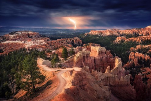 Afbeeldingen van Lightning over Bryce Canyon