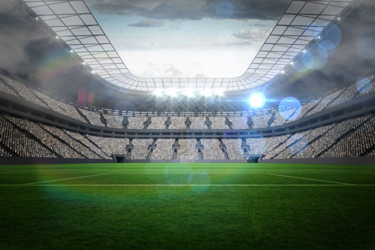 Afbeeldingen van Large football stadium with lights