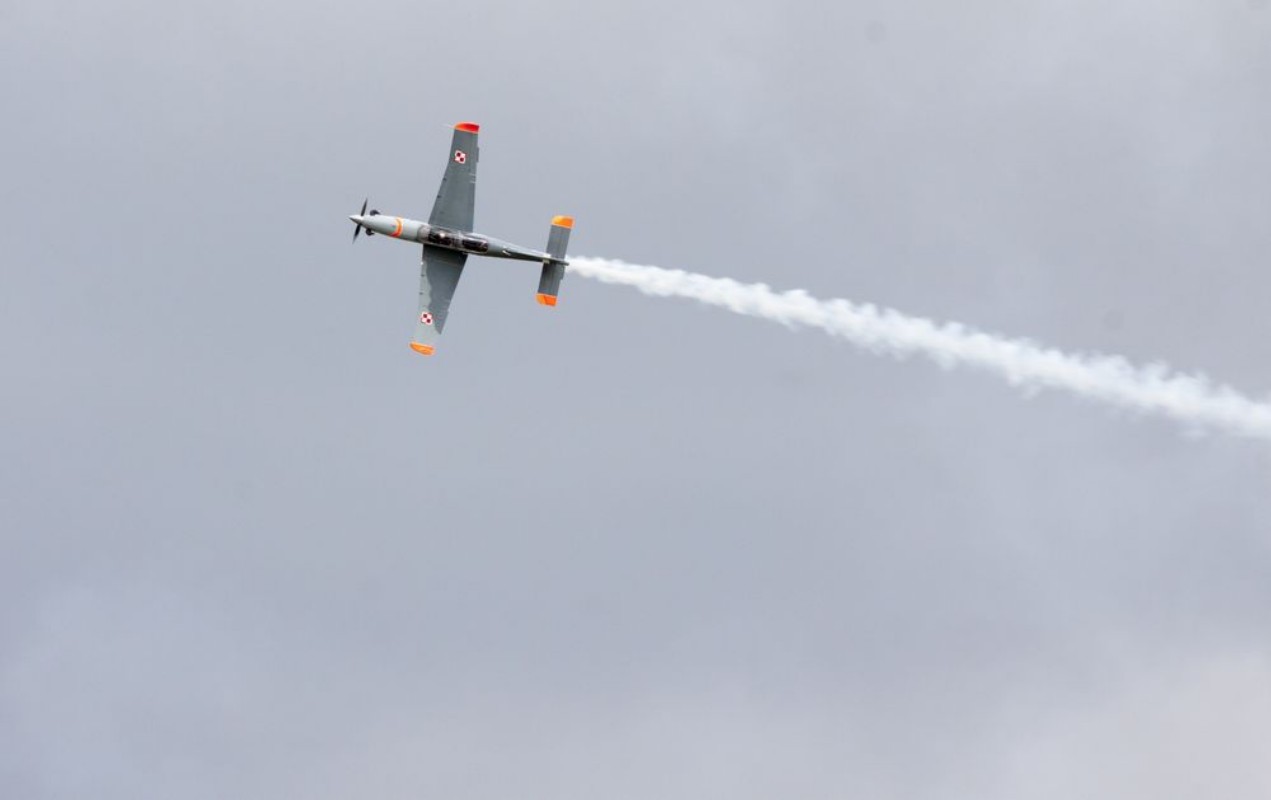 Afbeeldingen van Acrobatic team jet