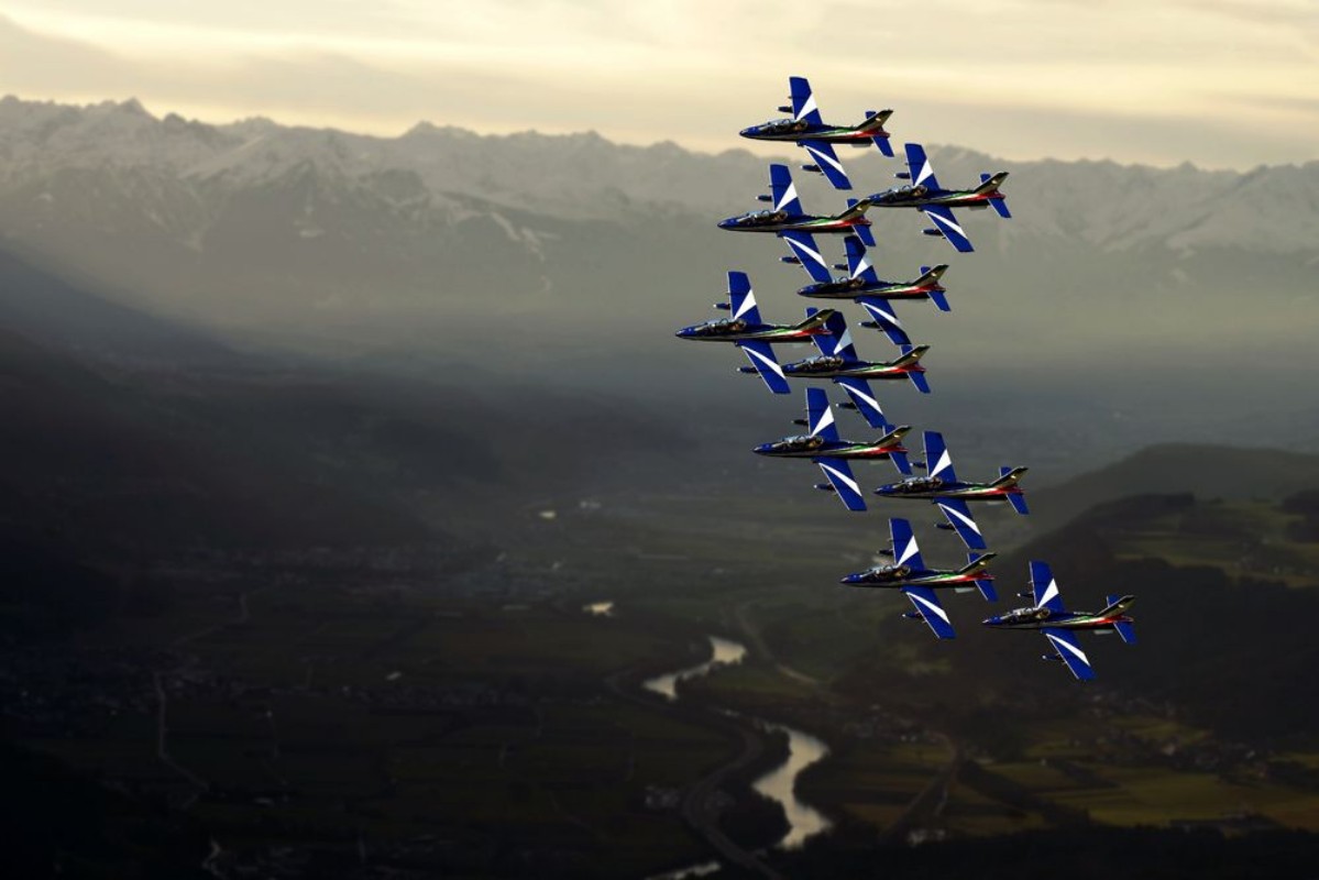 Picture of Aerobatic team