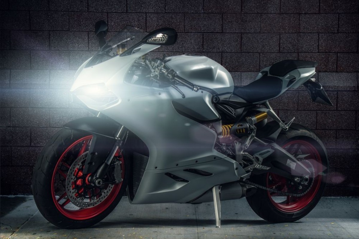 Afbeeldingen van Motorrad in Garage