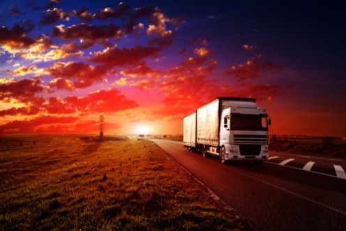 Afbeeldingen van Truck on a Highway