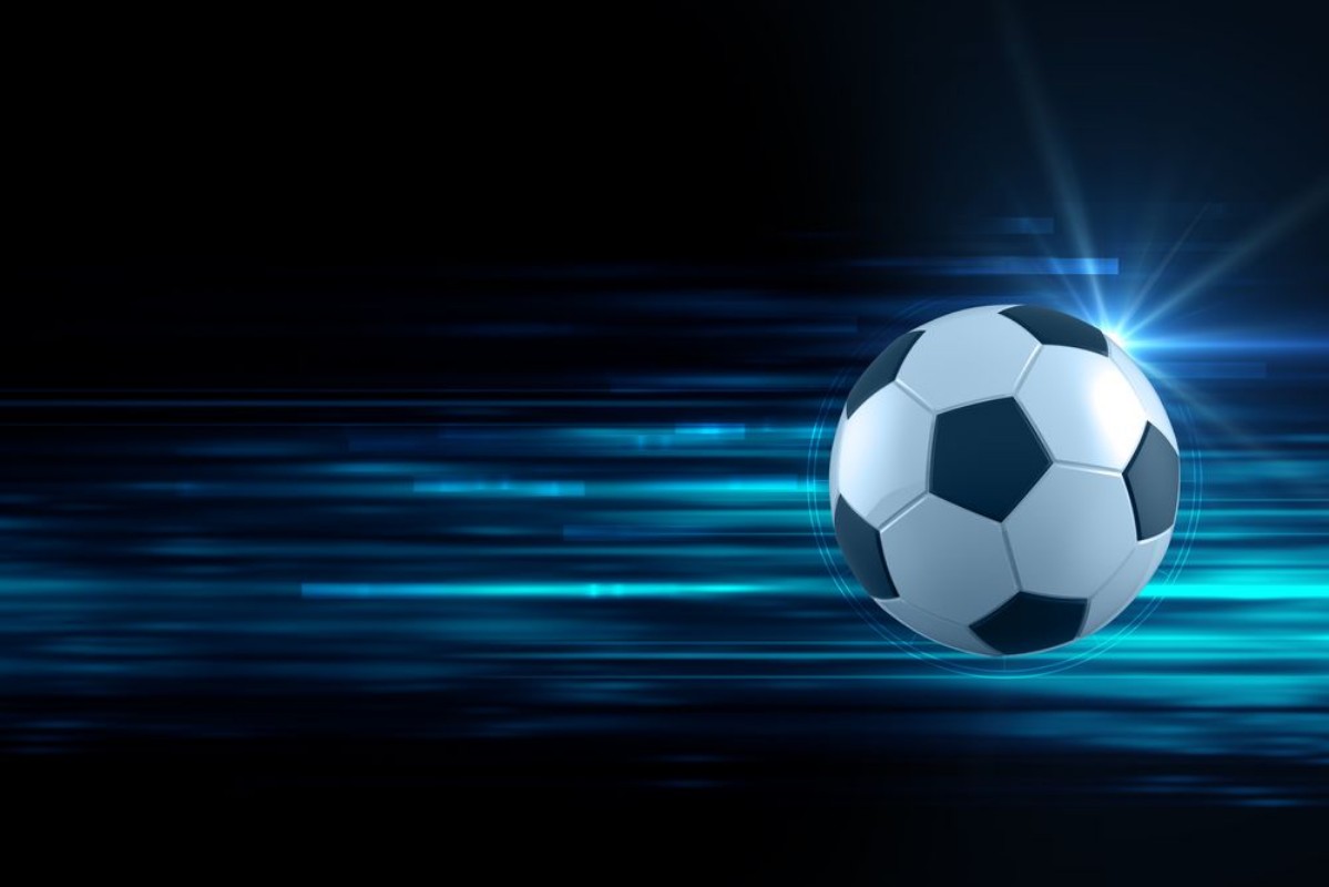Afbeeldingen van Football Ball in Blue Light Streak