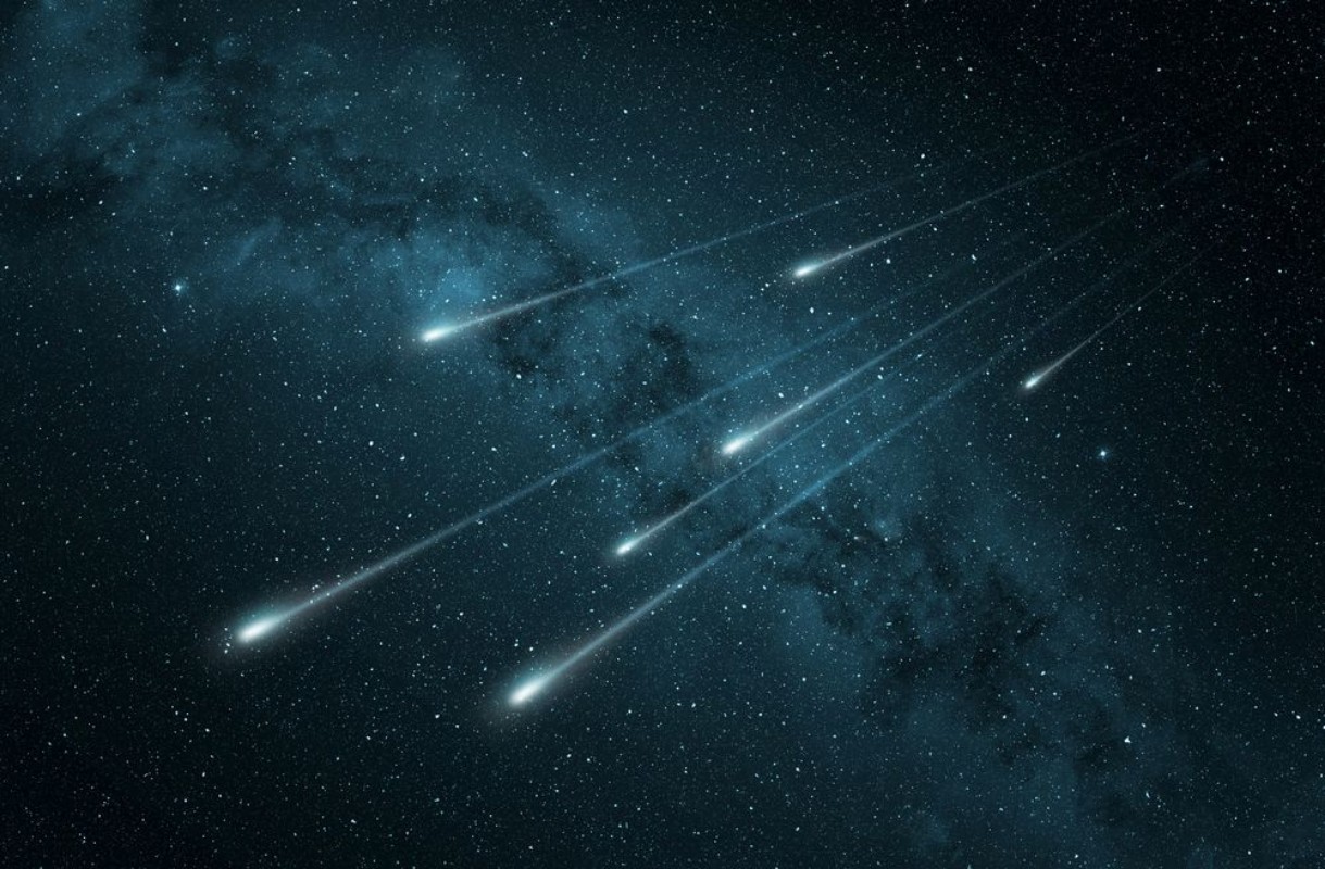 Afbeeldingen van Meteor Shower in the Starry Night Sky