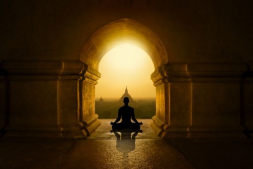 Afbeeldingen van Meditation in Buddhist Temple