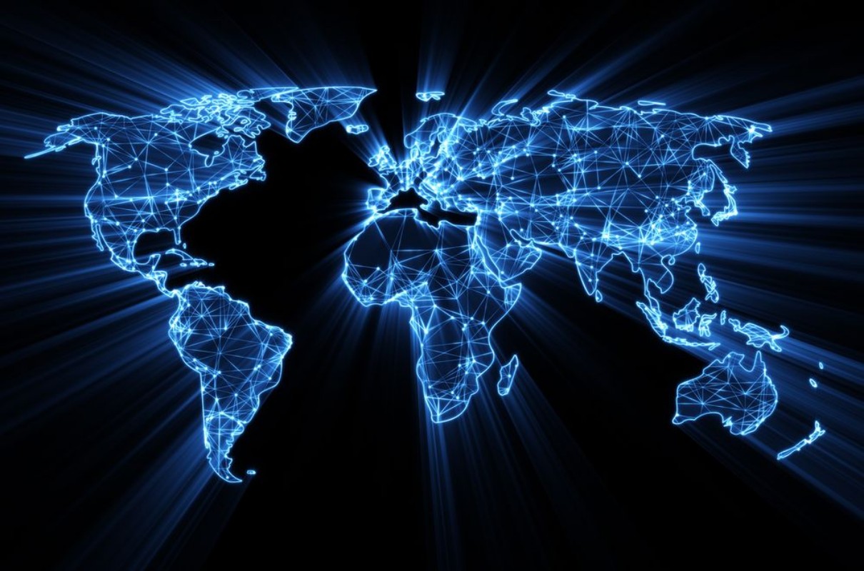 Afbeeldingen van Glowing blue worldwide web on world map concept