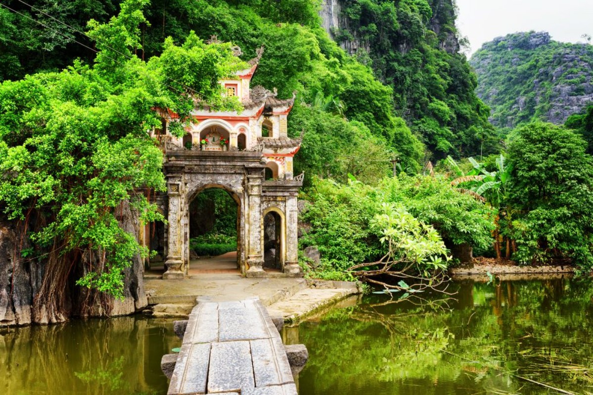 Afbeeldingen van Main gate to the Bich Dong Pagoda Ninh Binh Province Vietnam