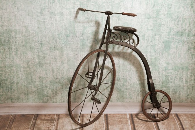 Picture of Historical bicycle by the wall
