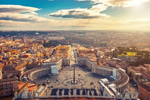 Afbeeldingen van Saint Peters Square in Vatican and aerial view of Rome