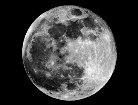 Picture of Full Moon phase Taken by telescopeFase Luna piena Scattata con telescopio
