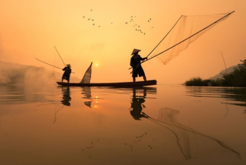 Afbeeldingen van Fishermans is fishing in Mekong river in the morning at Nongkhai province Thailand