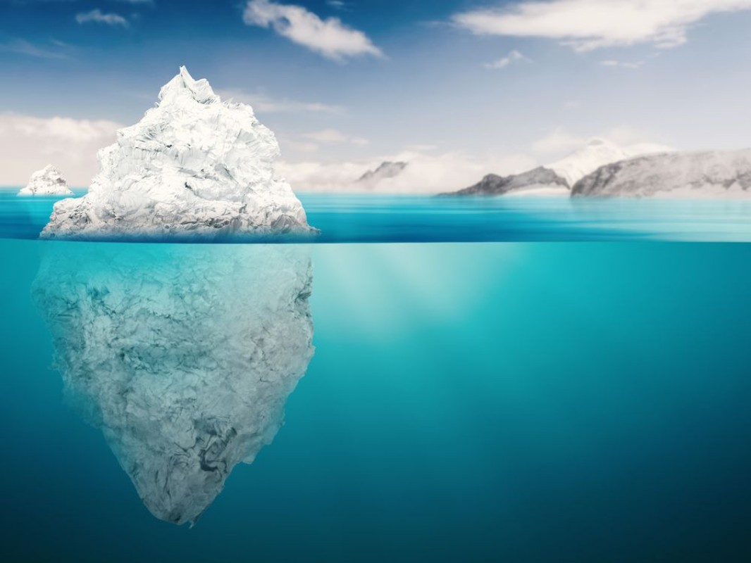 Image de Iceberg on blue ocean