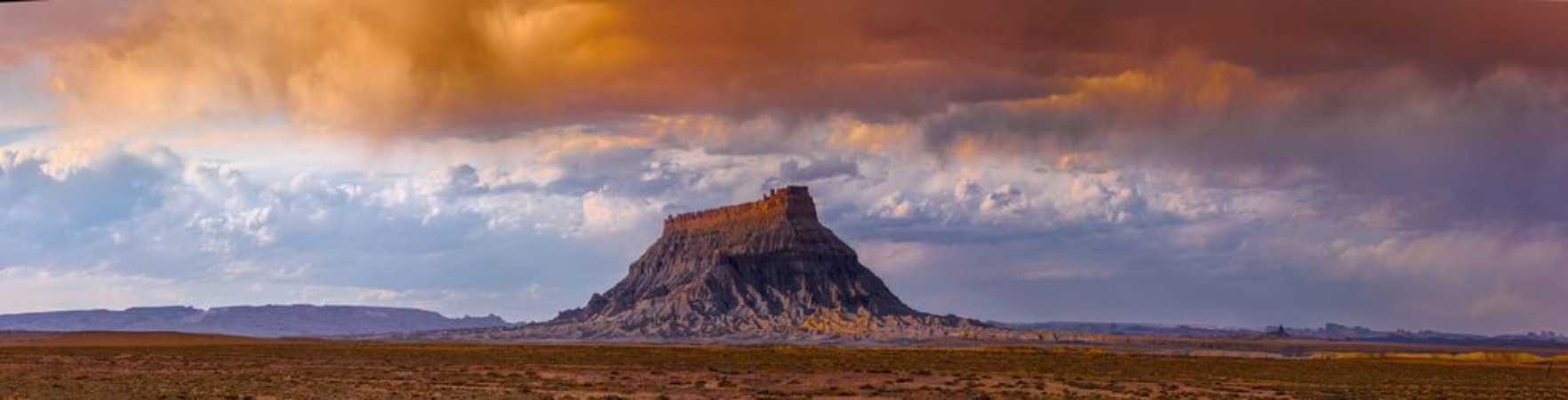 Factory Butte Utah photowallpaper Scandiwall