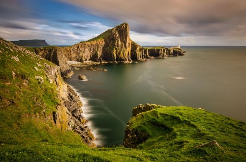 Afbeeldingen van Cliffs of Neist Point Cape and lighthouse Isle of Skye Scotland