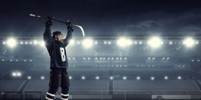 Afbeeldingen van Hockey player on ice   Mixed media