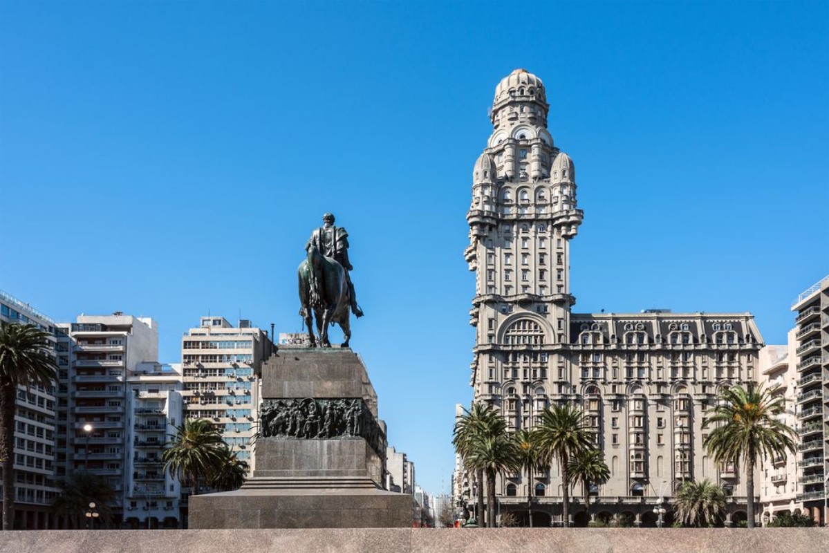Afbeeldingen van Salvo Palace on the Independence Square Montevideo Uruguay