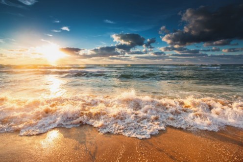 Image de Beautiful sunrise over the sea