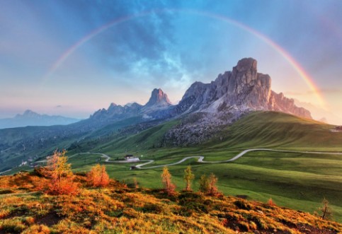 Afbeeldingen van Landscape nature mountan in Alps with rainbow