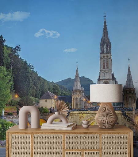 Image de Rosary Basilica in the evening in Lourdes