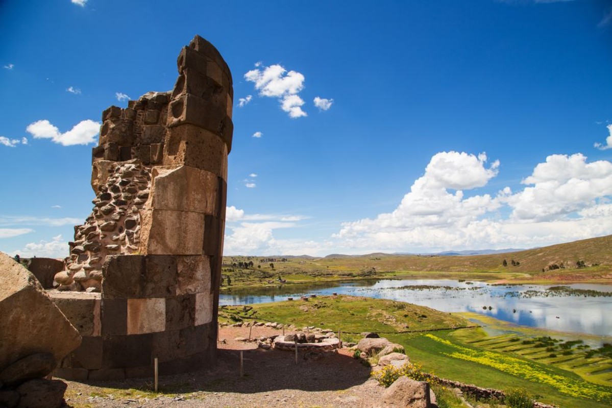 Afbeeldingen van Lake Umayo and Sillustani burial ground Peru