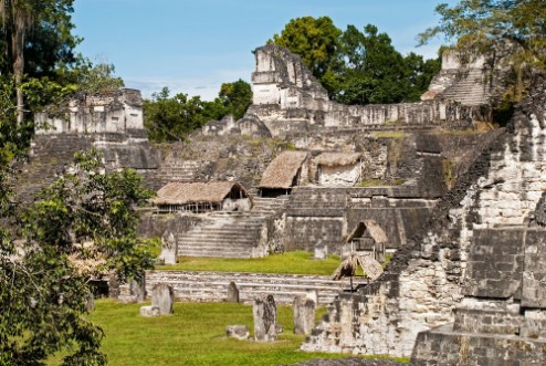 Afbeeldingen van Maya acropolis in Tikal