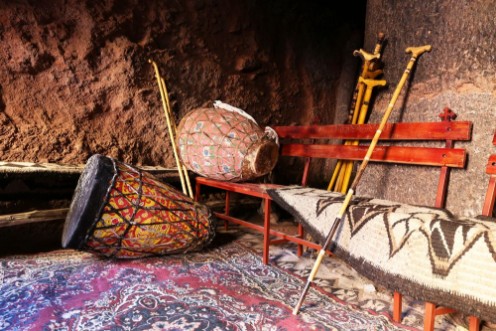 Afbeeldingen van African drums and pilgrim rod Ethiopia