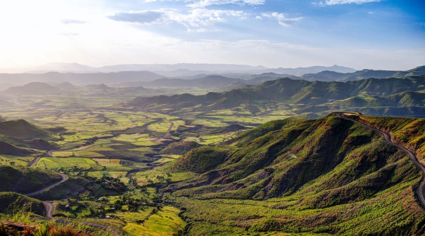 Afbeeldingen van Panorama of Semien mountains and valley around Lalibela Ethiopia