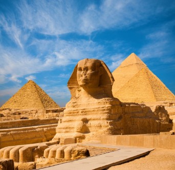 Afbeeldingen van Sphinx Full Body Blue Sky All Pyramids Egypt