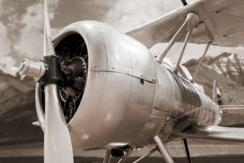 Afbeeldingen van Engine and propeller close up from retro airplane