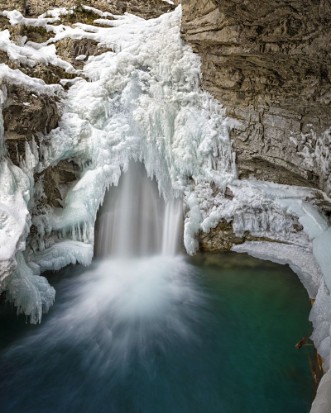 Afbeeldingen van Johnston Canyon Falls in Banff National Park Alberta Canada in winter