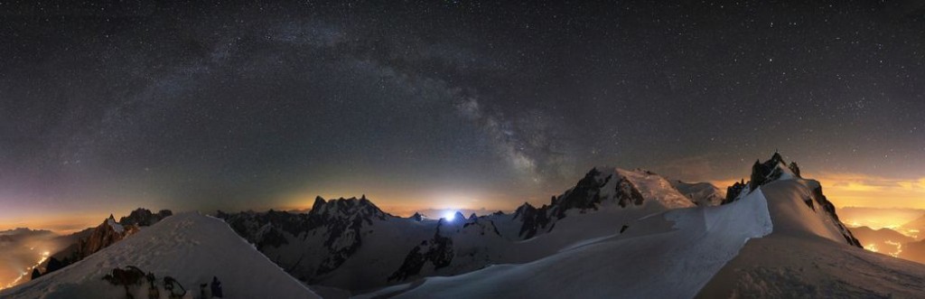 Bild på Mountain stars and milky way Chamonix