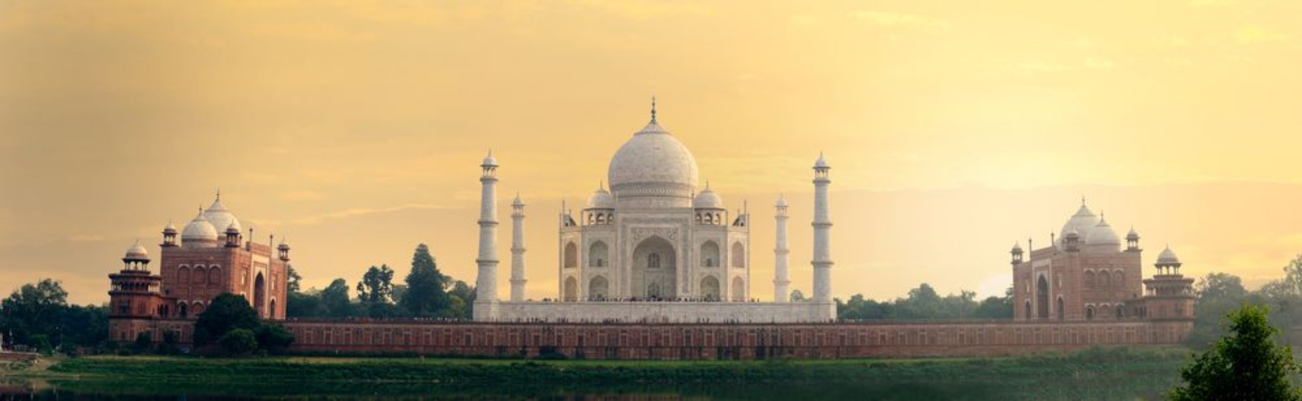 Afbeeldingen van Taj Mahal mausoleum back view from Mehtab Bagh Agra Uttar Pradesh state India