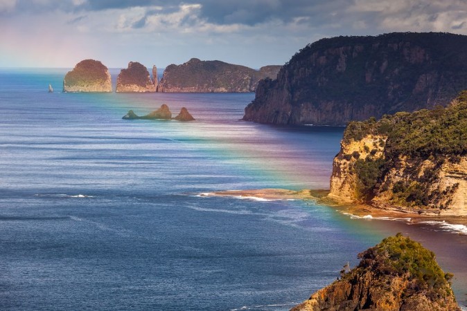 Afbeeldingen van Rainbow over spectacular Australian coastline