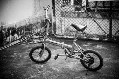 Bild på Folding bike with black and white photography 