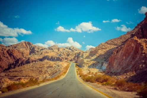 Bild på Road in the desert of Wadi Rum Jordan