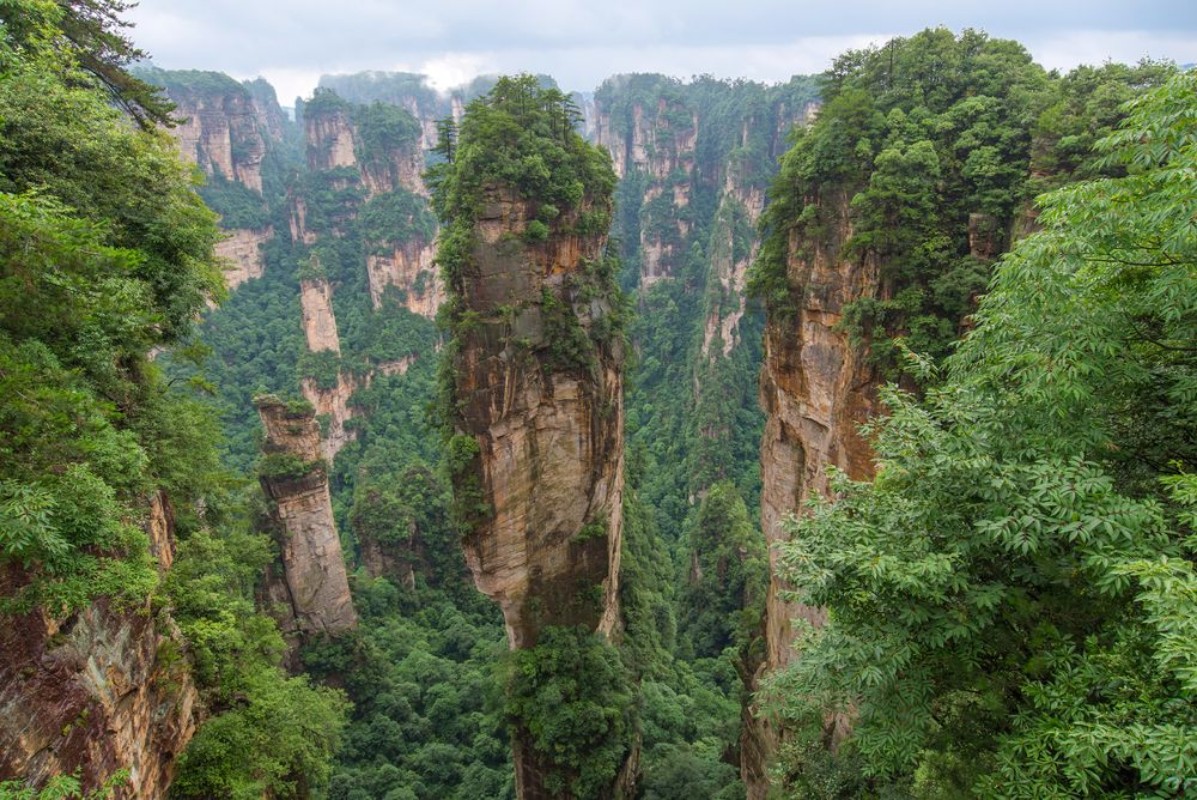 Afbeeldingen van Zhangjiajie National forest park at Wulingyuan Hunan China