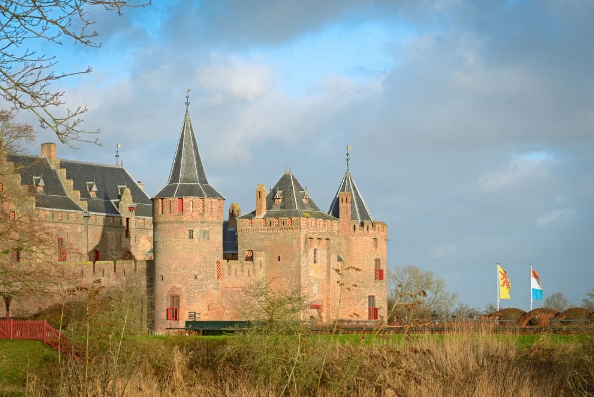 Afbeeldingen van The Muiderslot with moat a well-preserved medieval castle 