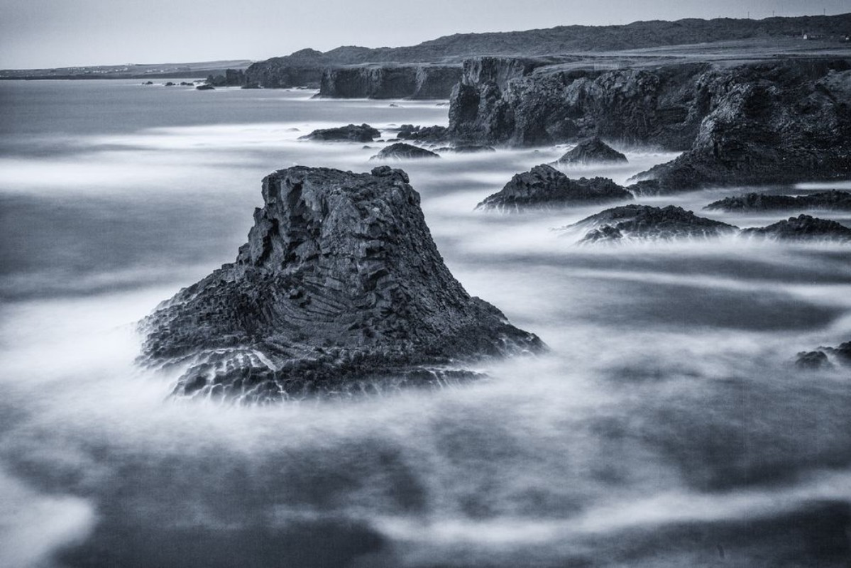 Afbeeldingen van Basalt Cliffs of Arnastapi Iceland