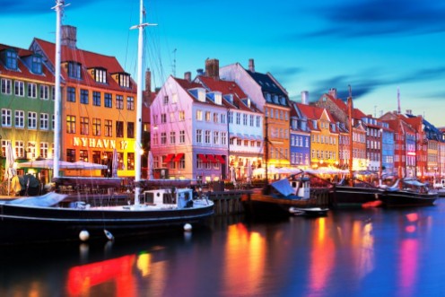 Afbeeldingen van Evening scenery of Nyhavn in Copenhagen Denmark