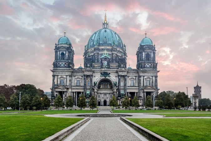 Afbeeldingen van Berlin Cathedral at sunrise German Berliner Dom on Museum Island Berlin Germany