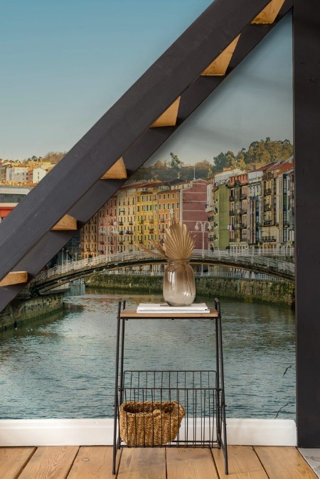 Afbeeldingen van Bilbao riverbank on sunny day spain