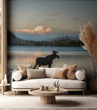 Afbeeldingen van Moose standing in Montana mountain lake at dusk