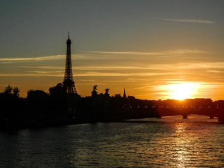 Afbeeldingen van Beautiful sunset panorama of Paris with Eifell tower