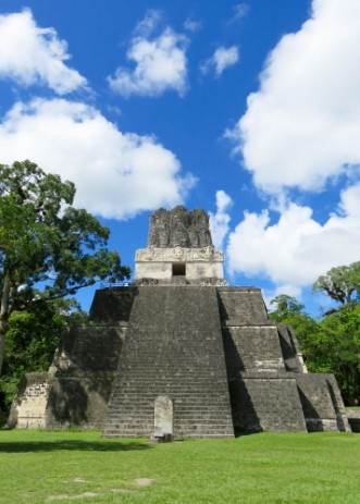 Bild på Tikal Pyramid 2